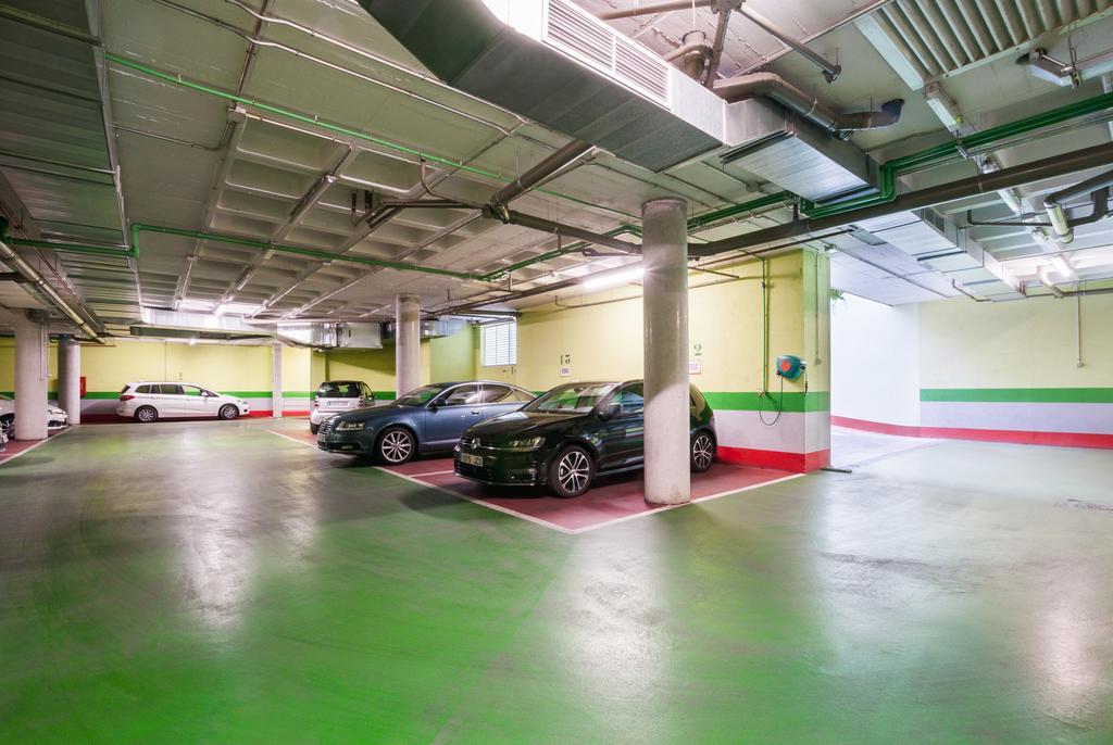 Doppel-/Zweibettzimmer mit Parkplatz